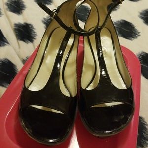 Black patent leather sandal